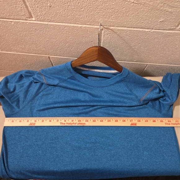 LL Bean Men’s Teal Slightly Fitted Long Sleeve Tee Shirt in size L - Picture 4 of 7